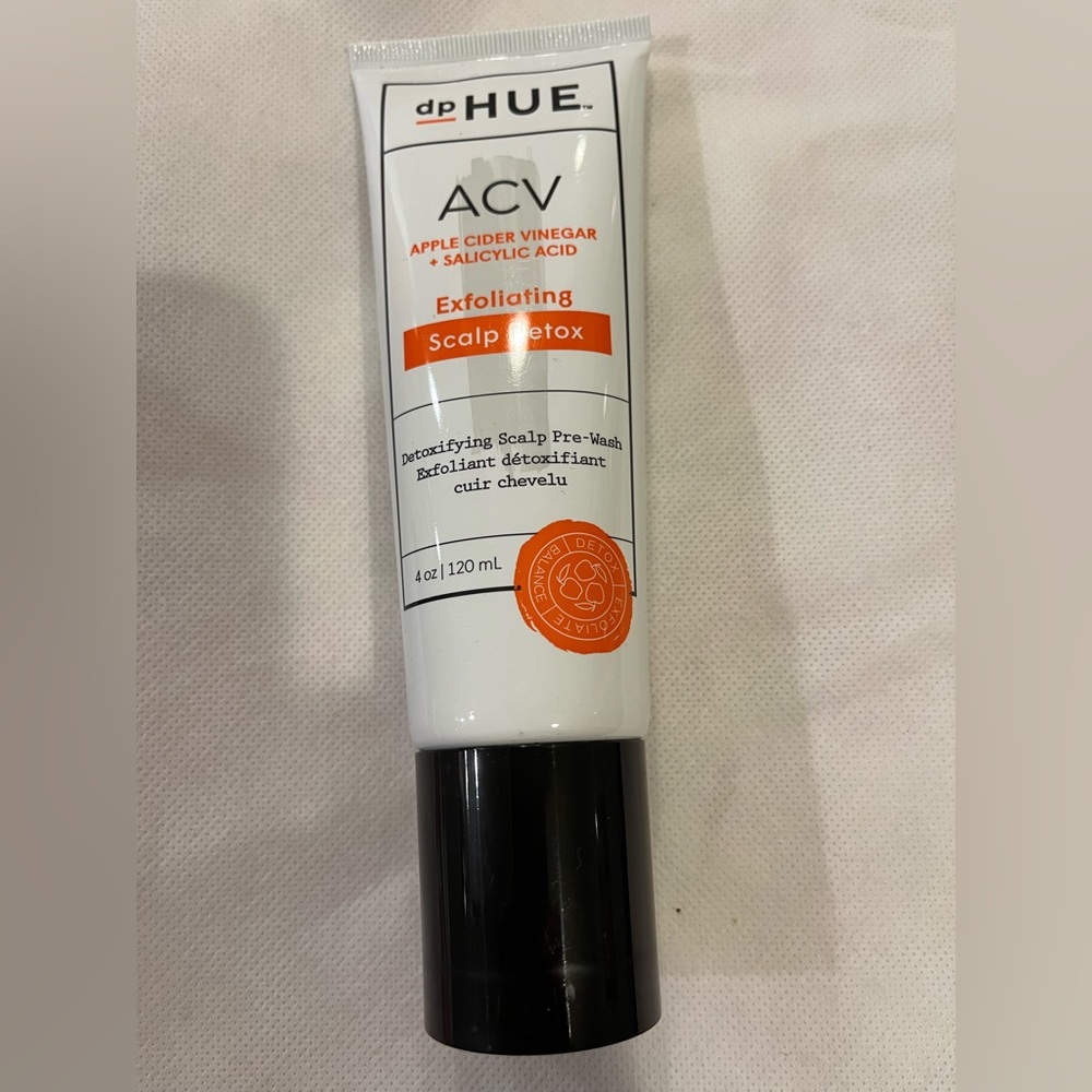 New dp HUE ACV Exfoliating Scalp Detox